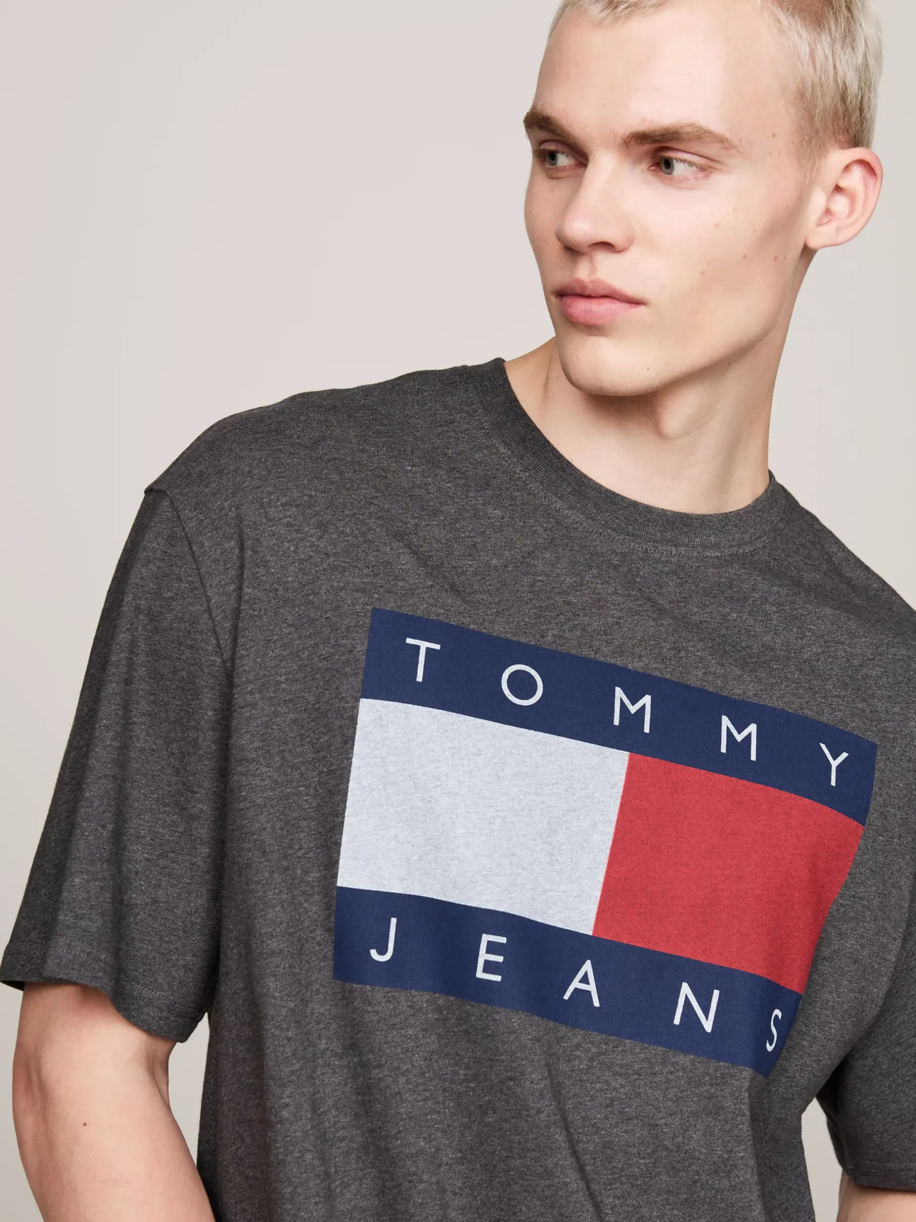T-Shirty*Tommy Hilfiger T-shirt Oversize Z Flagą Tommy NEW CHARCOAL MELANGE