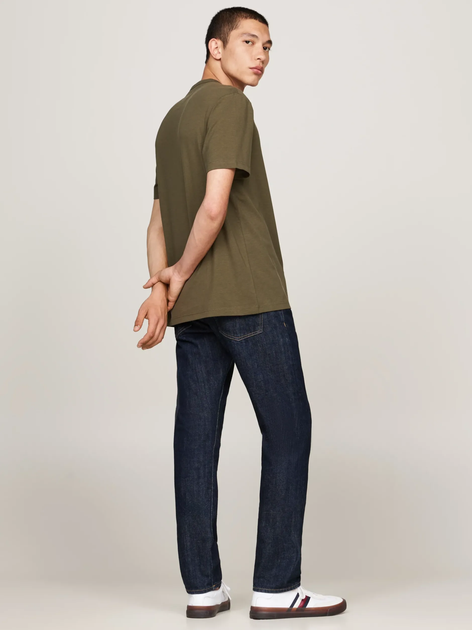 T-Shirty*Tommy Hilfiger T-shirt Pochłaniający Wilgoć ARMY GREEN