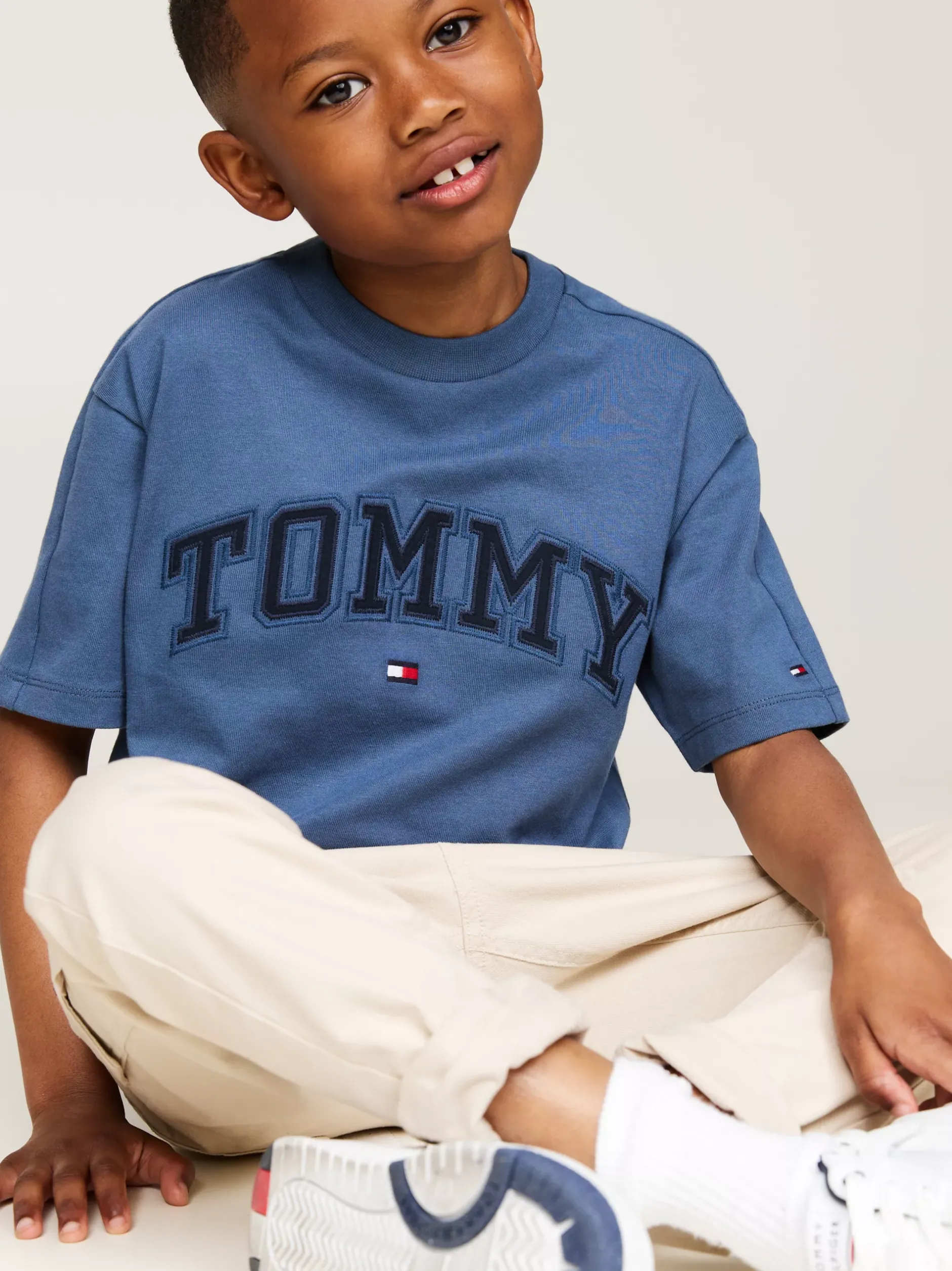 T-Shirty I Koszulki Polo*Tommy Hilfiger T-shirt W Uczelnianym Stylu Z Logo AEGEAN SEA