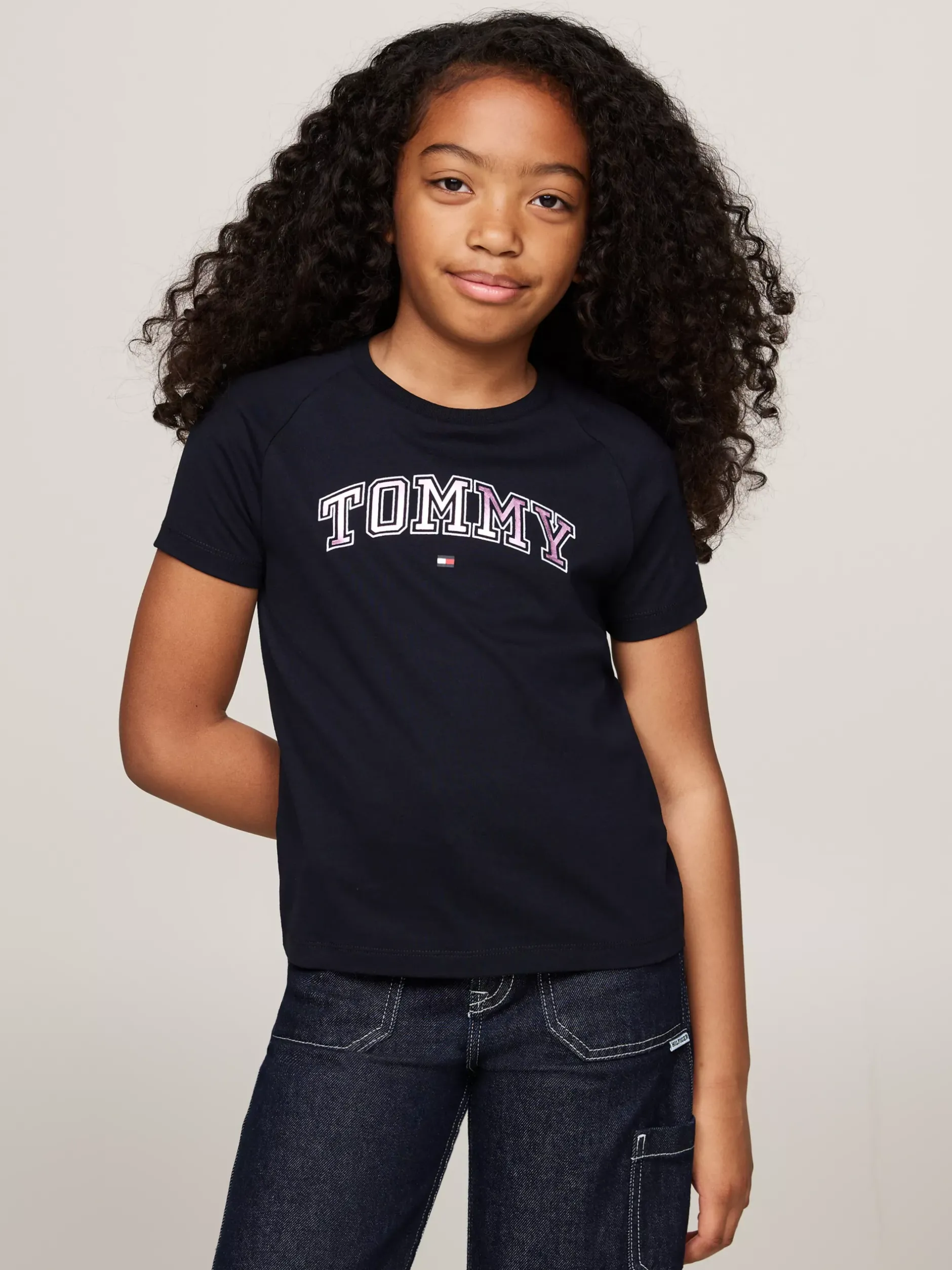 Topy I T-Shirty*Tommy Hilfiger T-shirt Z Foliowym Logo W Stylu Varsity DESERT SKY