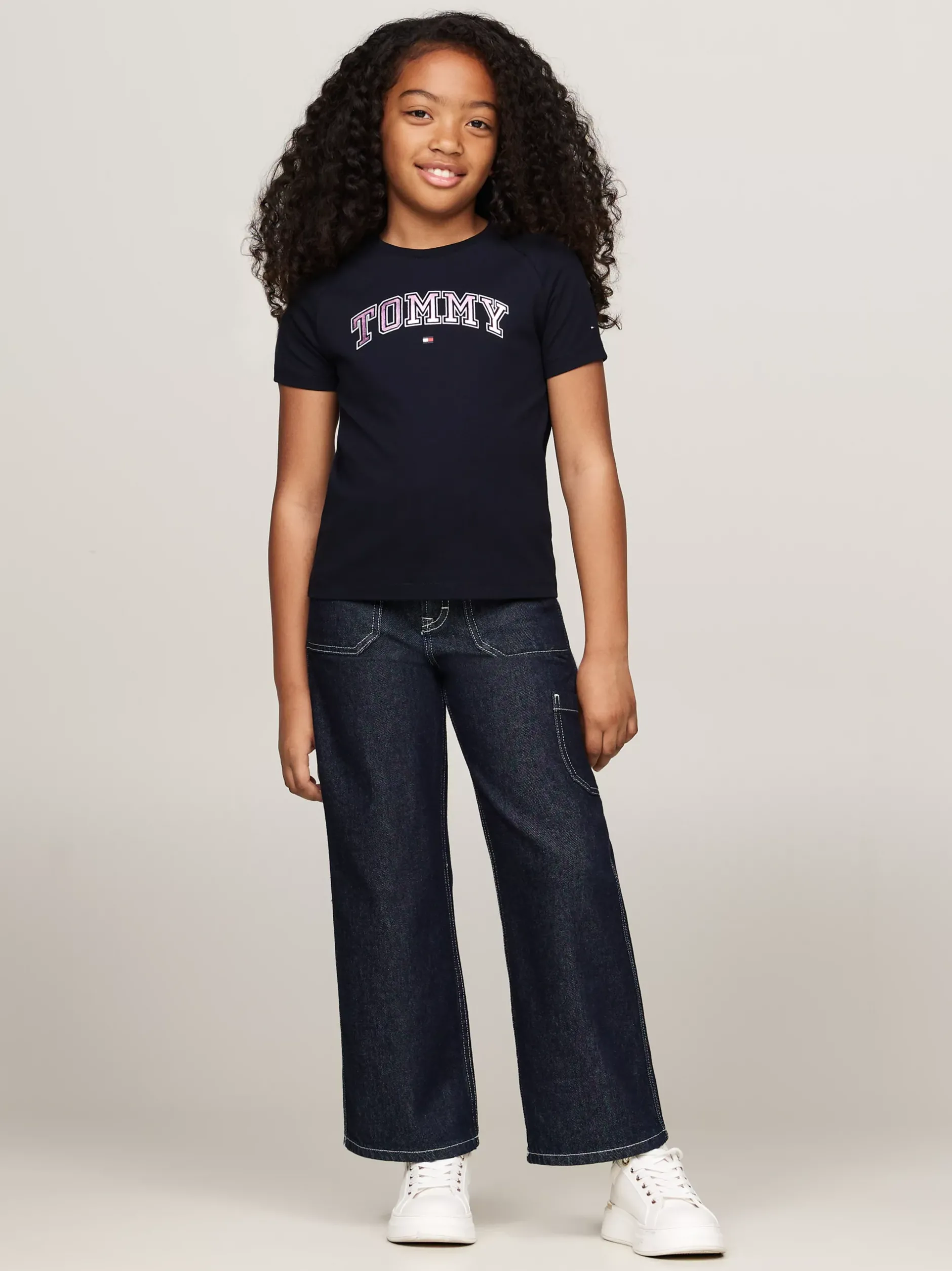 Topy I T-Shirty*Tommy Hilfiger T-shirt Z Foliowym Logo W Stylu Varsity DESERT SKY