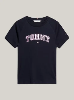 Topy I T-Shirty*Tommy Hilfiger T-shirt Z Foliowym Logo W Stylu Varsity DESERT SKY