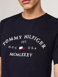 T-Shirty*Tommy Hilfiger T-shirt Z Haftowanym Logo DESERT SKY