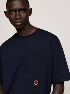T-Shirty*Tommy Hilfiger T-shirt Z Kieszenią I Wyhaftowanym Emblematem DESERT SKY