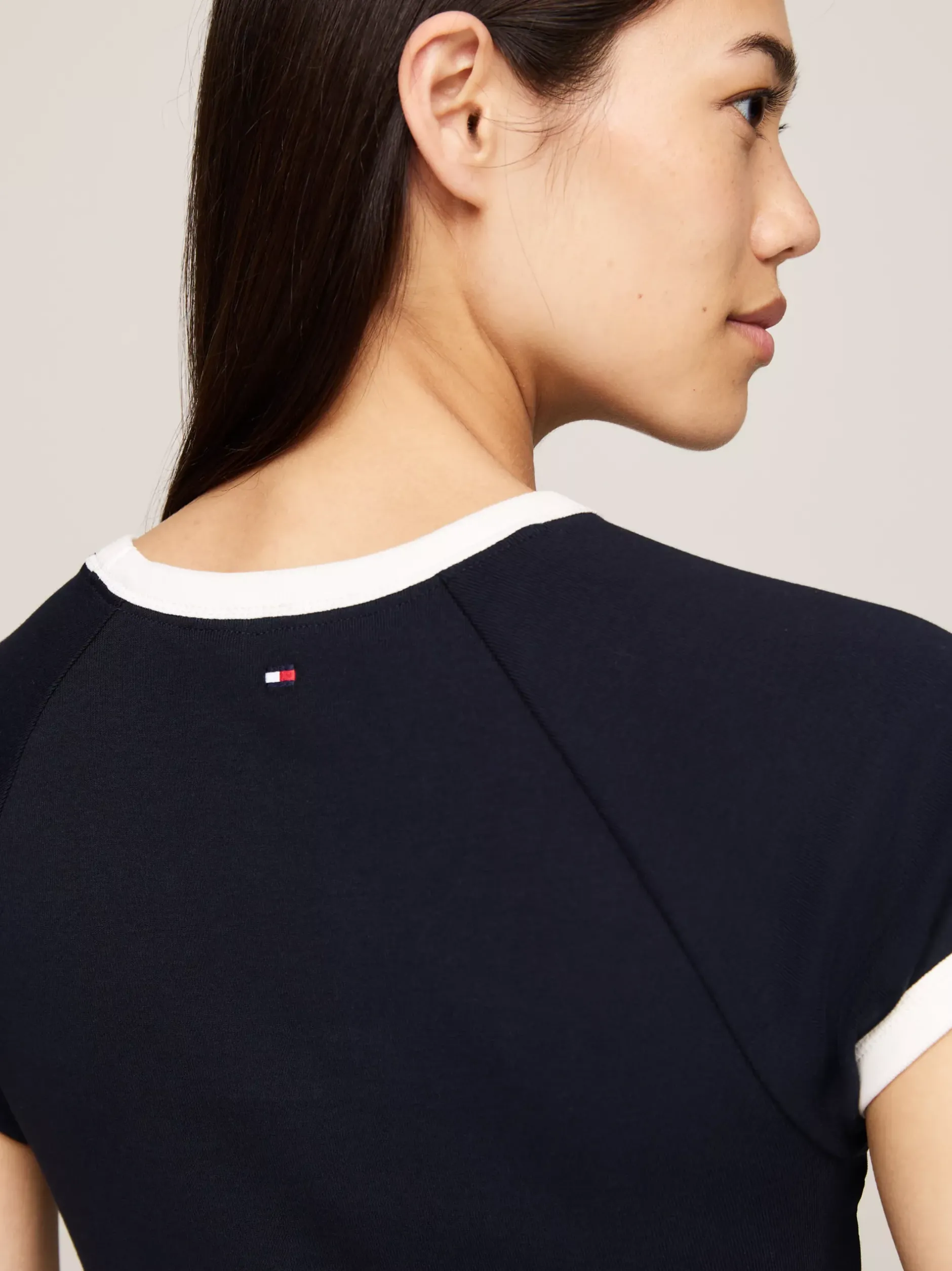 T-Shirty*Tommy Hilfiger T-shirt Z Kontrastowym Wykończeniem I Logo DESERT SKY