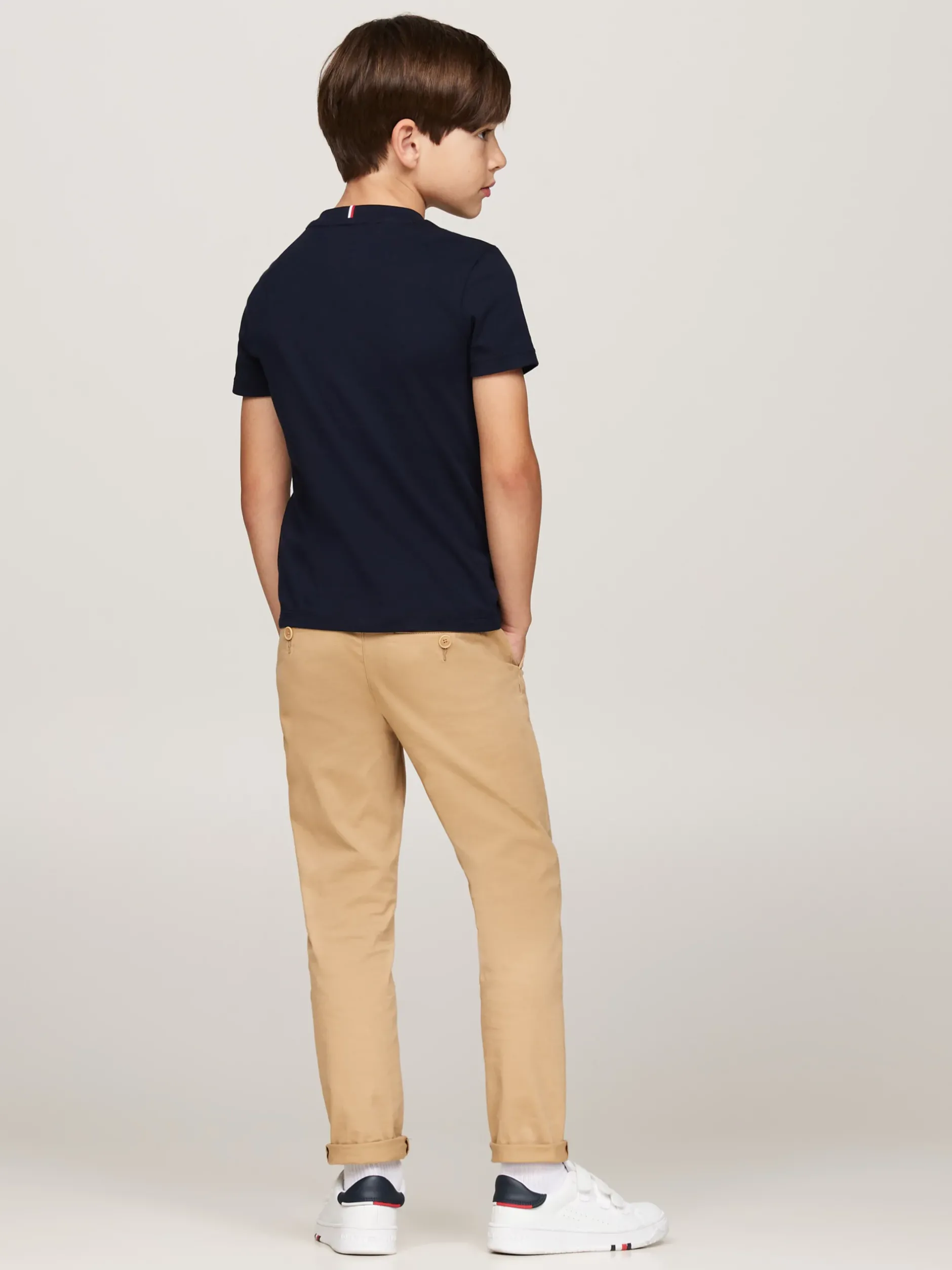 T-Shirty I Koszulki Polo*Tommy Hilfiger T-shirt Z Logo Hilfiger I Okrągłym Dekoltem DESERT SKY