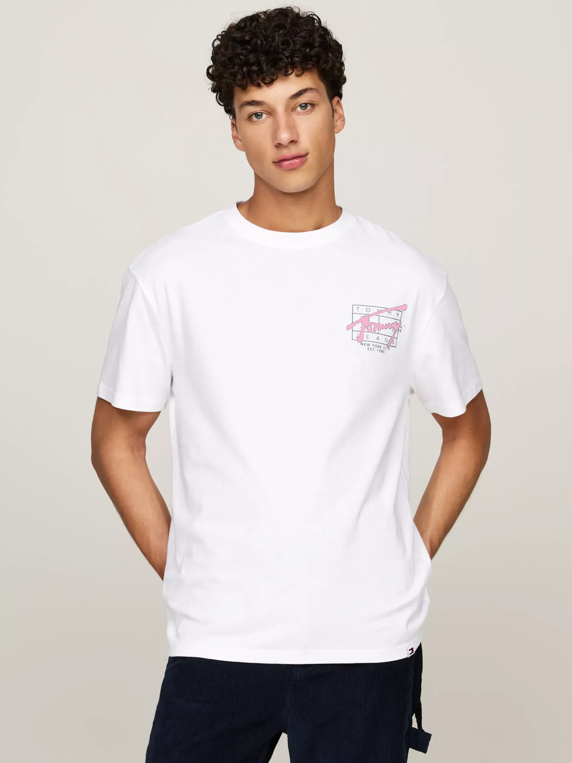 T-Shirty*Tommy Hilfiger T-shirt Z Logo W Stylu Graffiti WHITE