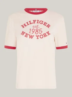 T-Shirty*Tommy Hilfiger T-shirt Z Logo W Uczelnianym Stylu CLASSIC BEIGE