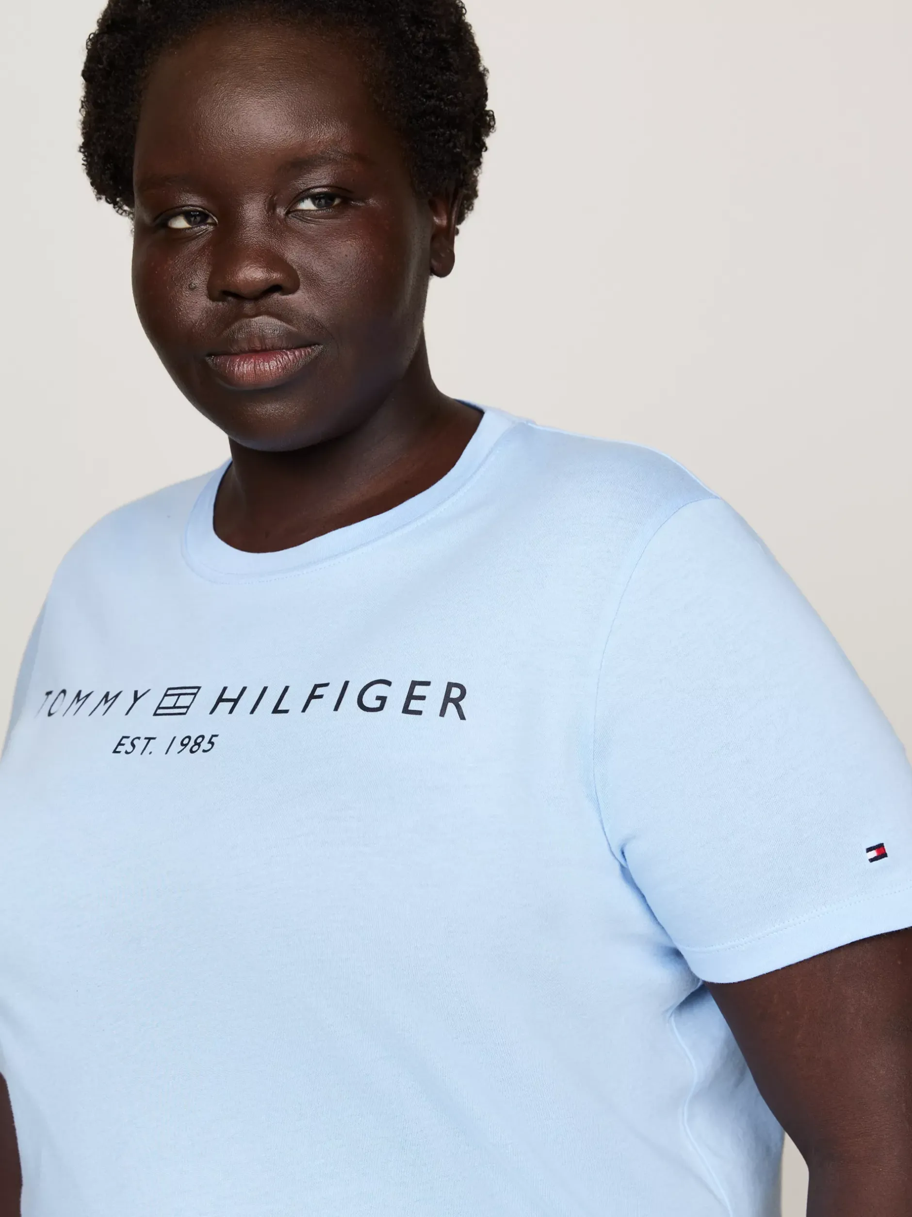 T-Shirty*Tommy Hilfiger T-shirt Z Logo Z Flagą Curve VESSEL BLUE