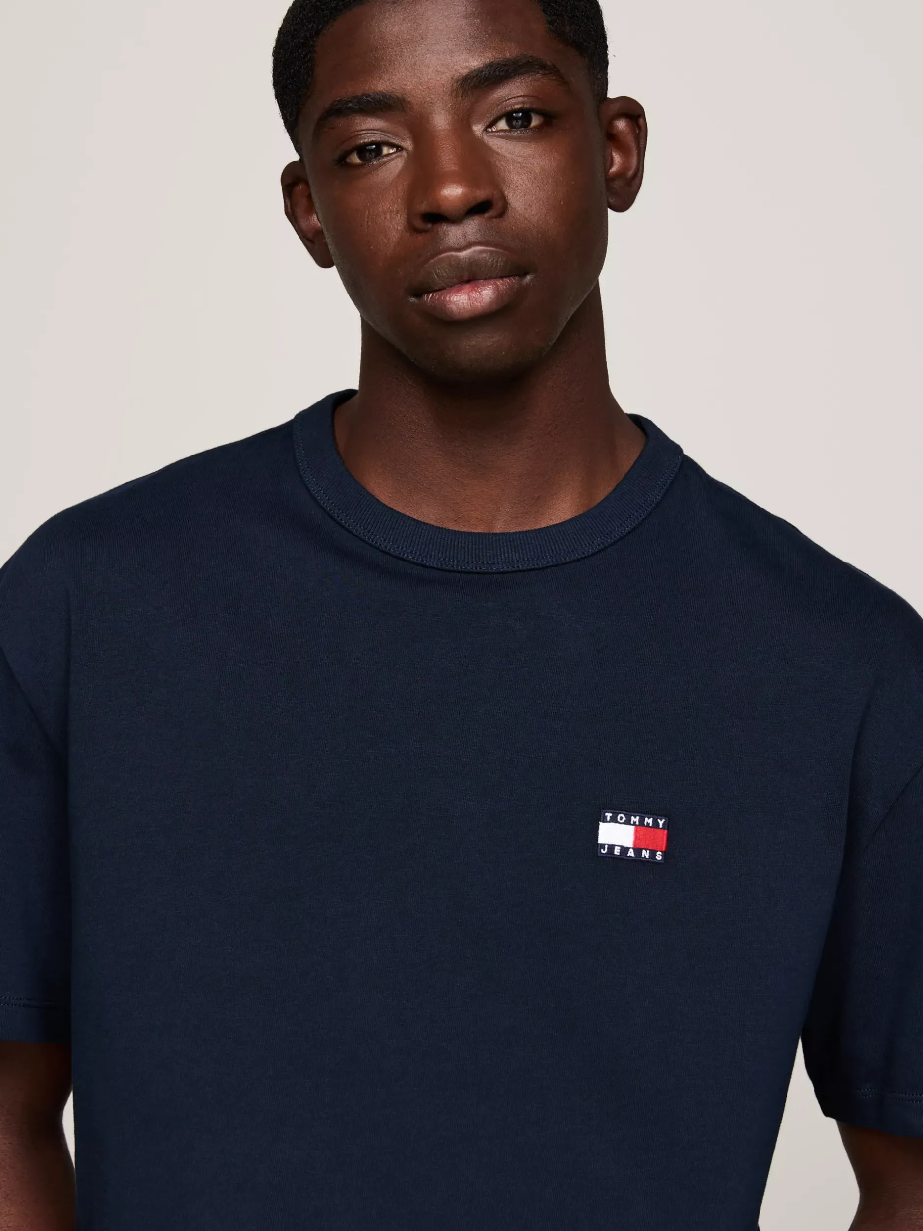T-Shirty*Tommy Hilfiger T-shirt Z Okrągłym Dekoltem I Naszywką Tommy DARK NIGHT NAVY