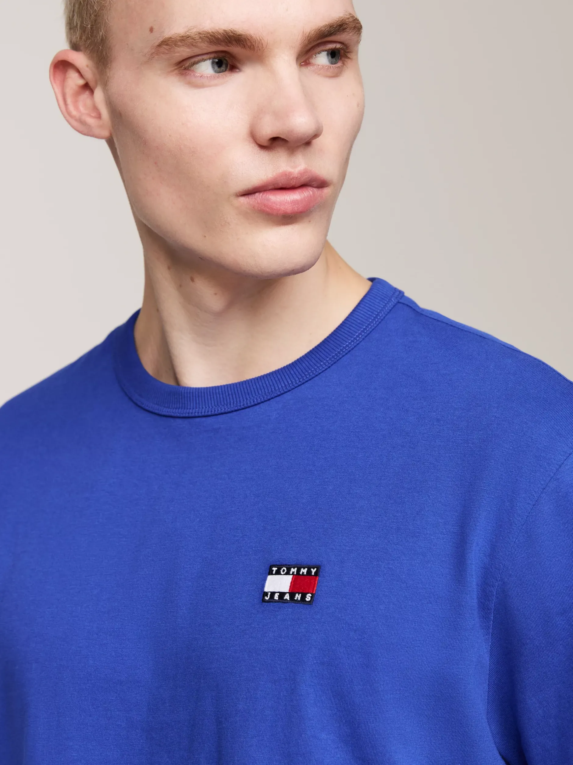 T-Shirty*Tommy Hilfiger T-shirt Z Okrągłym Dekoltem I Naszywką Tommy BRIGHT BLUE
