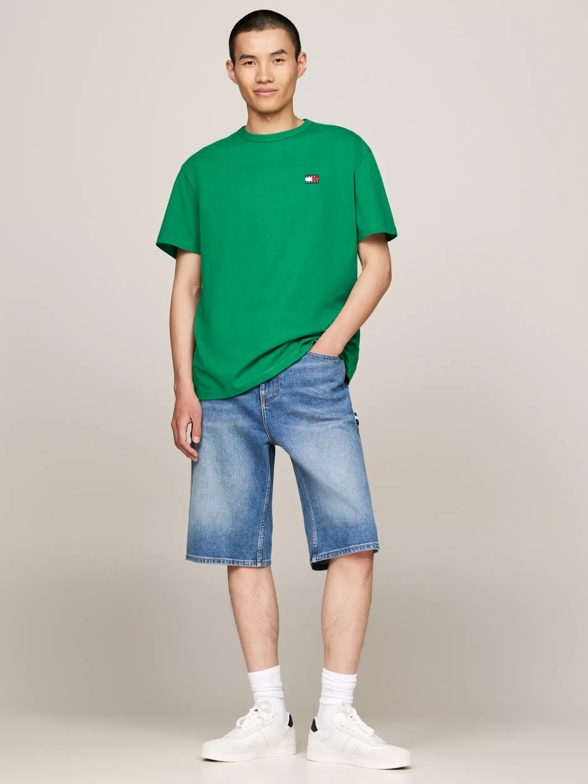 T-Shirty*Tommy Hilfiger T-shirt Z Okrągłym Dekoltem I Naszywką Tommy GREEN MALACHITE