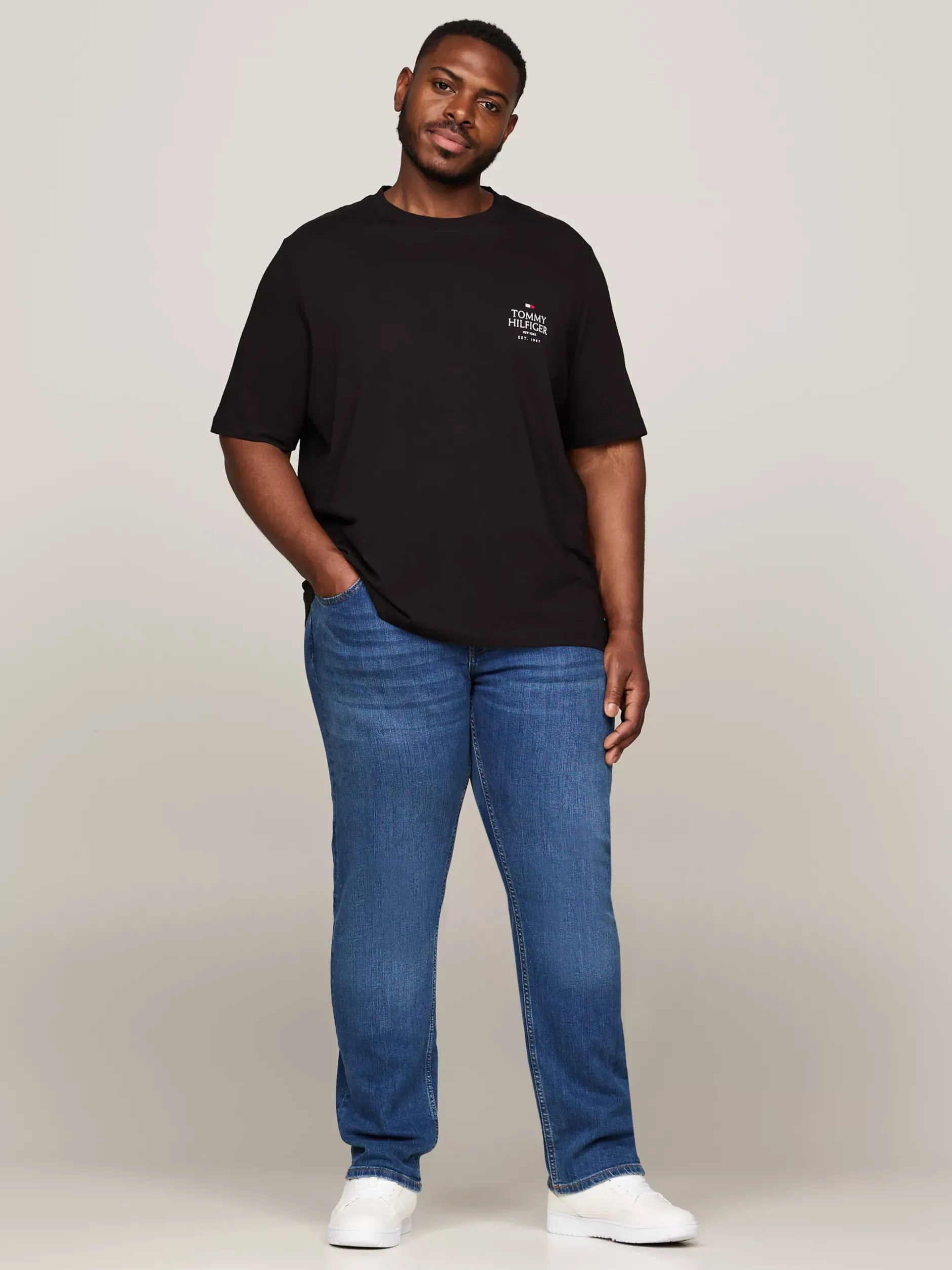 T-Shirty*Tommy Hilfiger T-shirt Z Okrągłym Dekoltem I Logo Plus BLACK