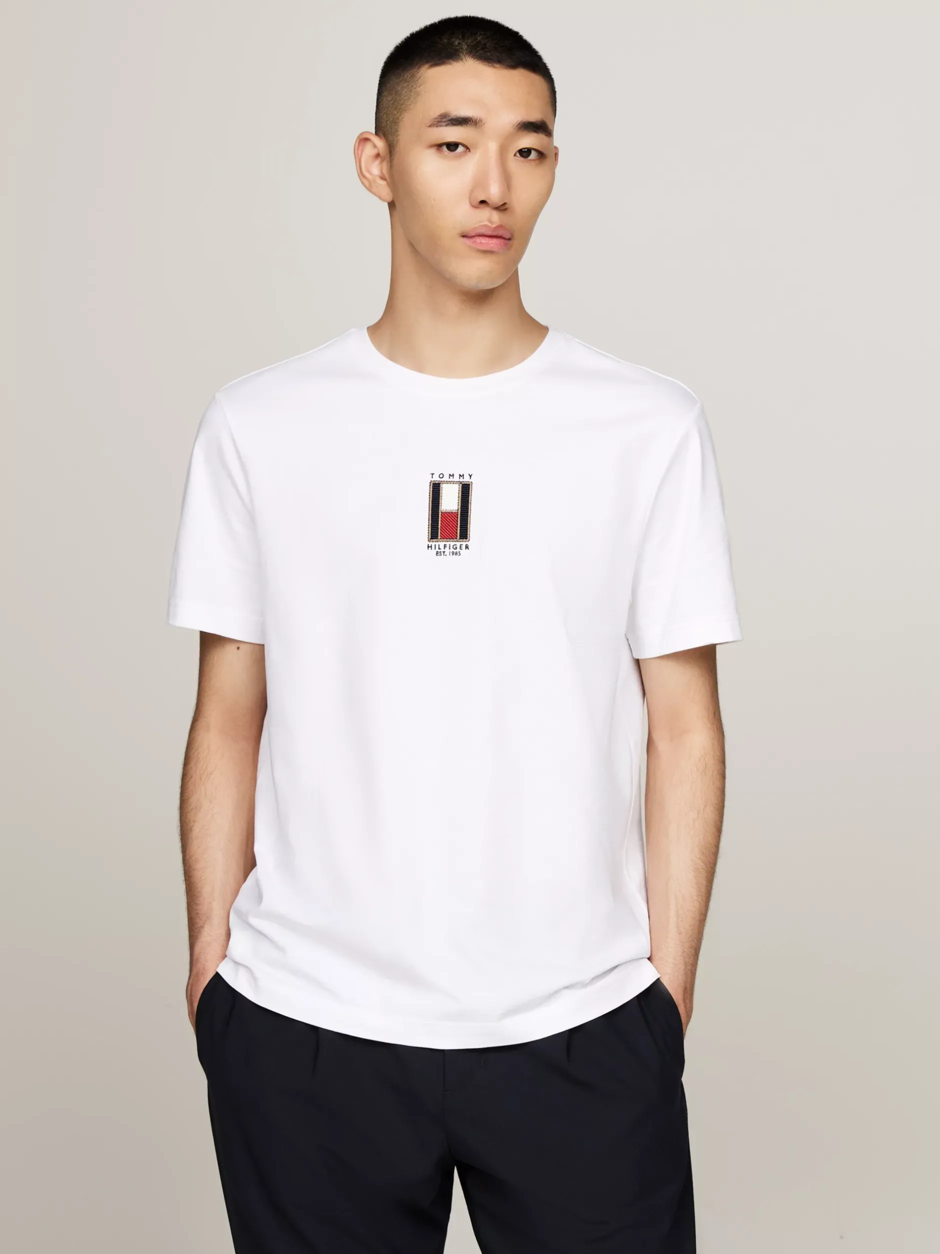 T-Shirty*Tommy Hilfiger T-shirt Z Wyhaftowaną Pionowo Flagą WHITE