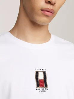 T-Shirty*Tommy Hilfiger T-shirt Z Wyhaftowaną Pionowo Flagą WHITE