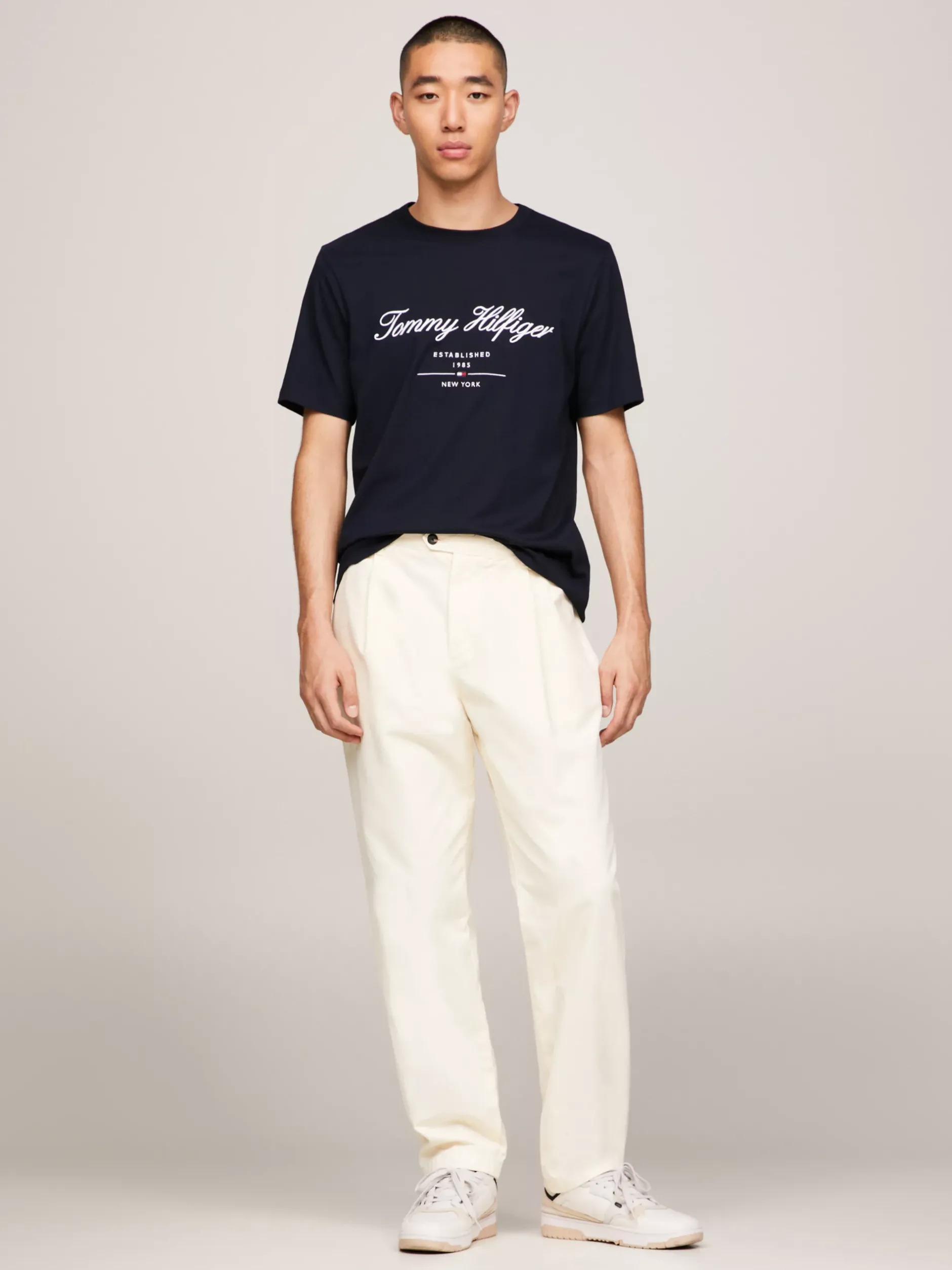 T-Shirty*Tommy Hilfiger T-shirt Z Wyhaftowanym Logo DESERT SKY