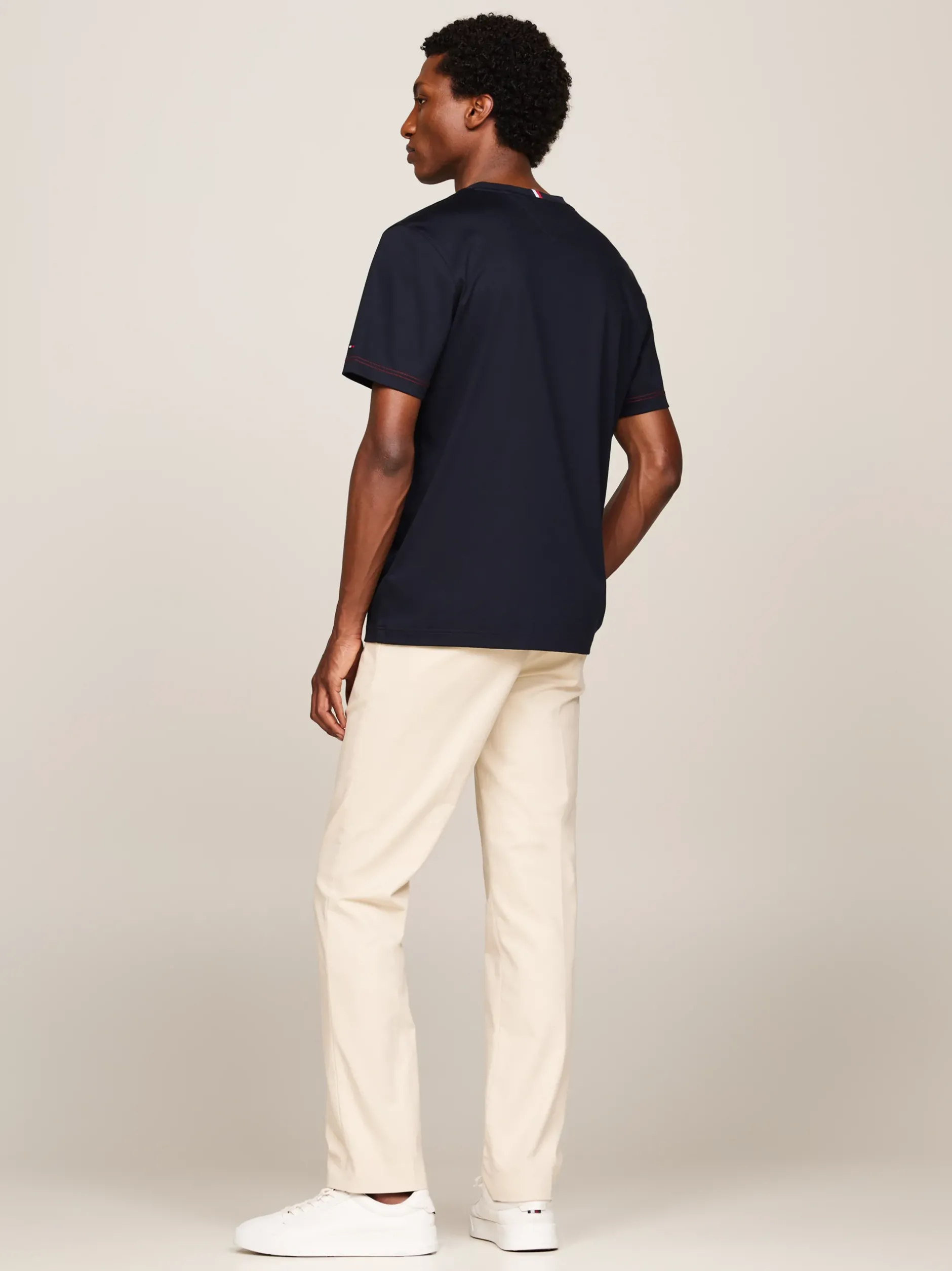 T-Shirty*Tommy Hilfiger T-shirt Z Wyhaftowanym Logo Pod Kolor DESERT SKY