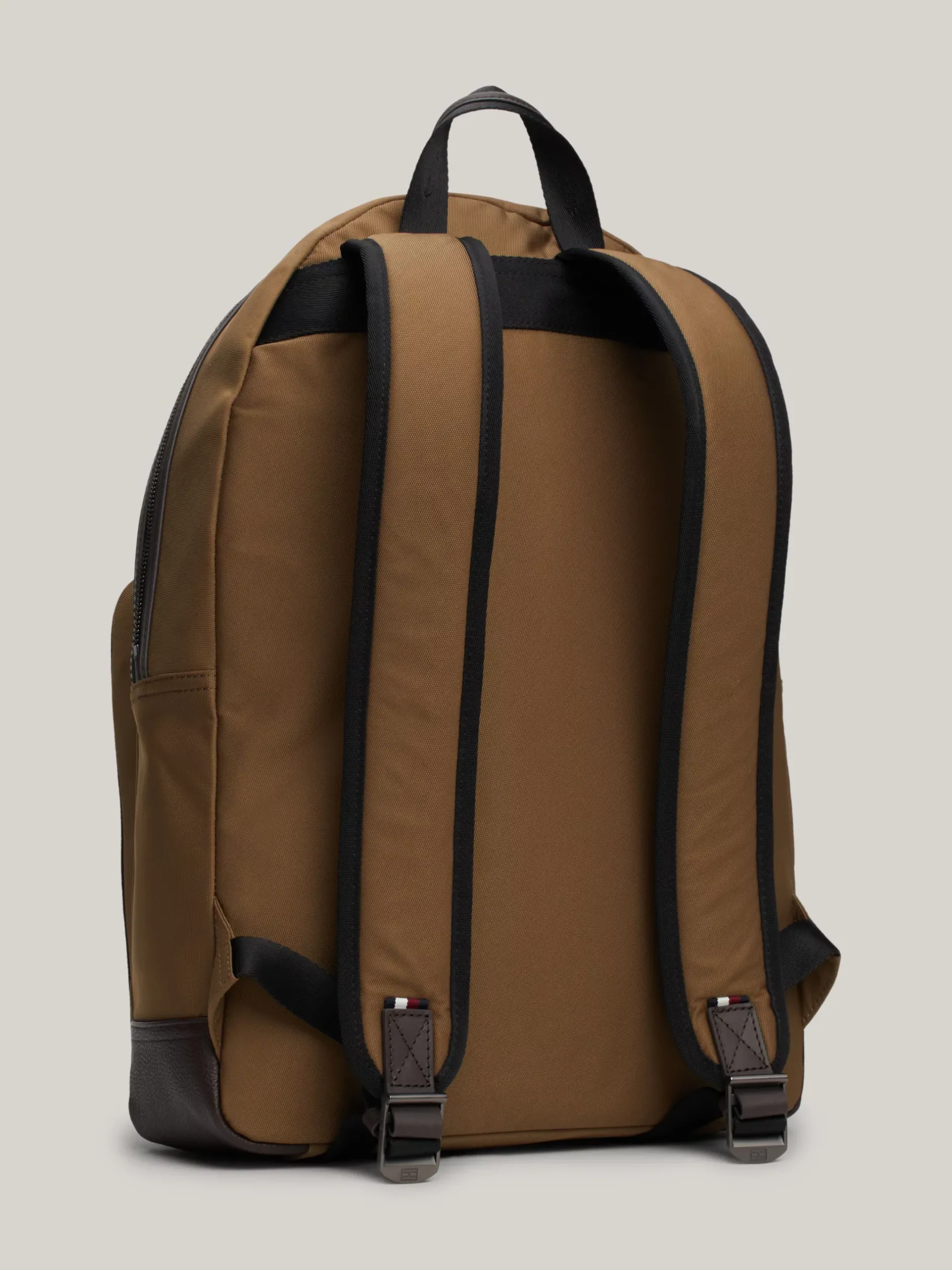 Plecaki*Tommy Hilfiger Usztywniany Plecak Casual Z Naszywką Z Logo BROWN OLIVE