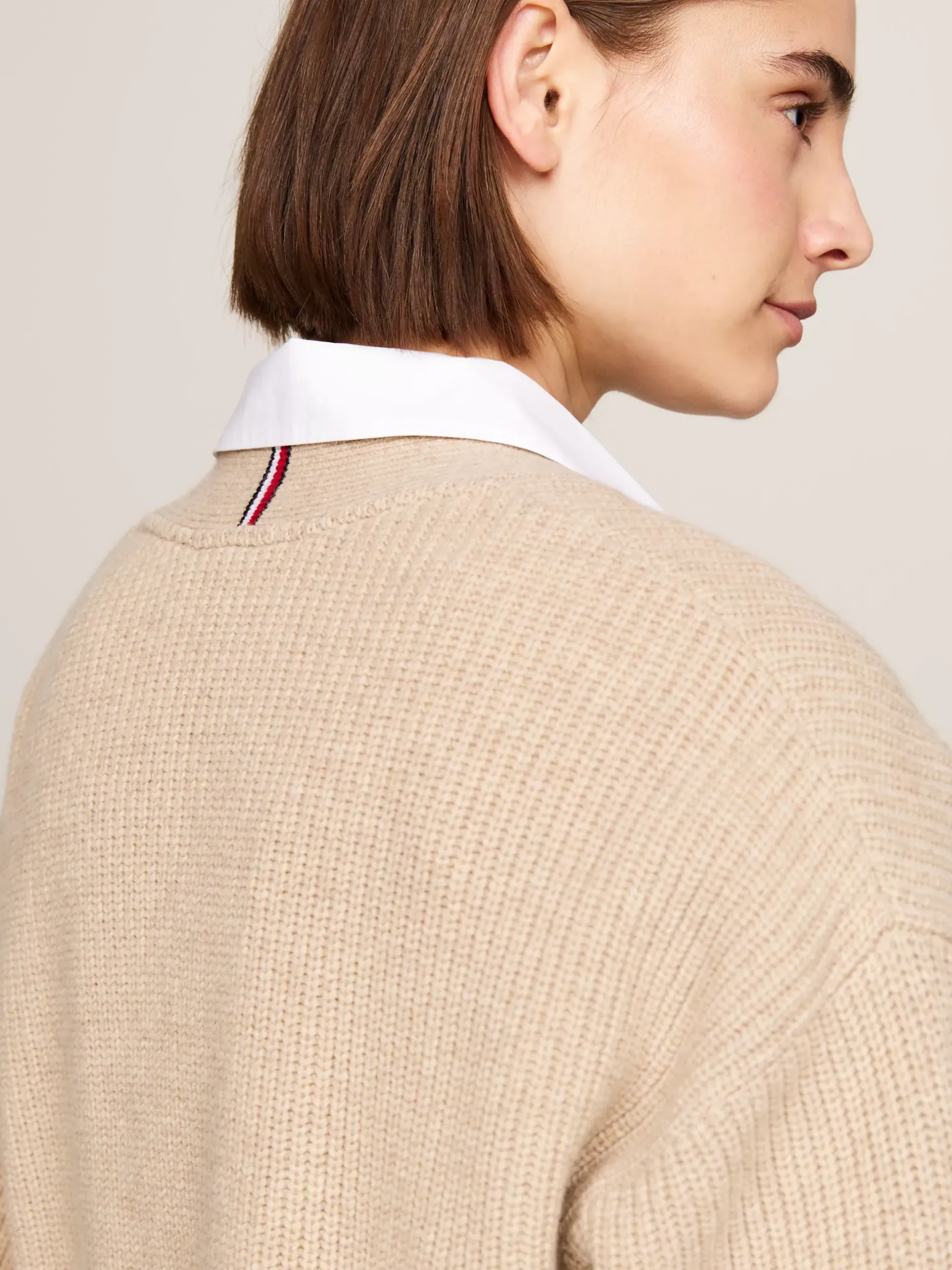Kardigany|Dzianina*Tommy Hilfiger Wełniany Kardigan Oversize Z Dekoltem W Szpic CLASSIC BEIGE