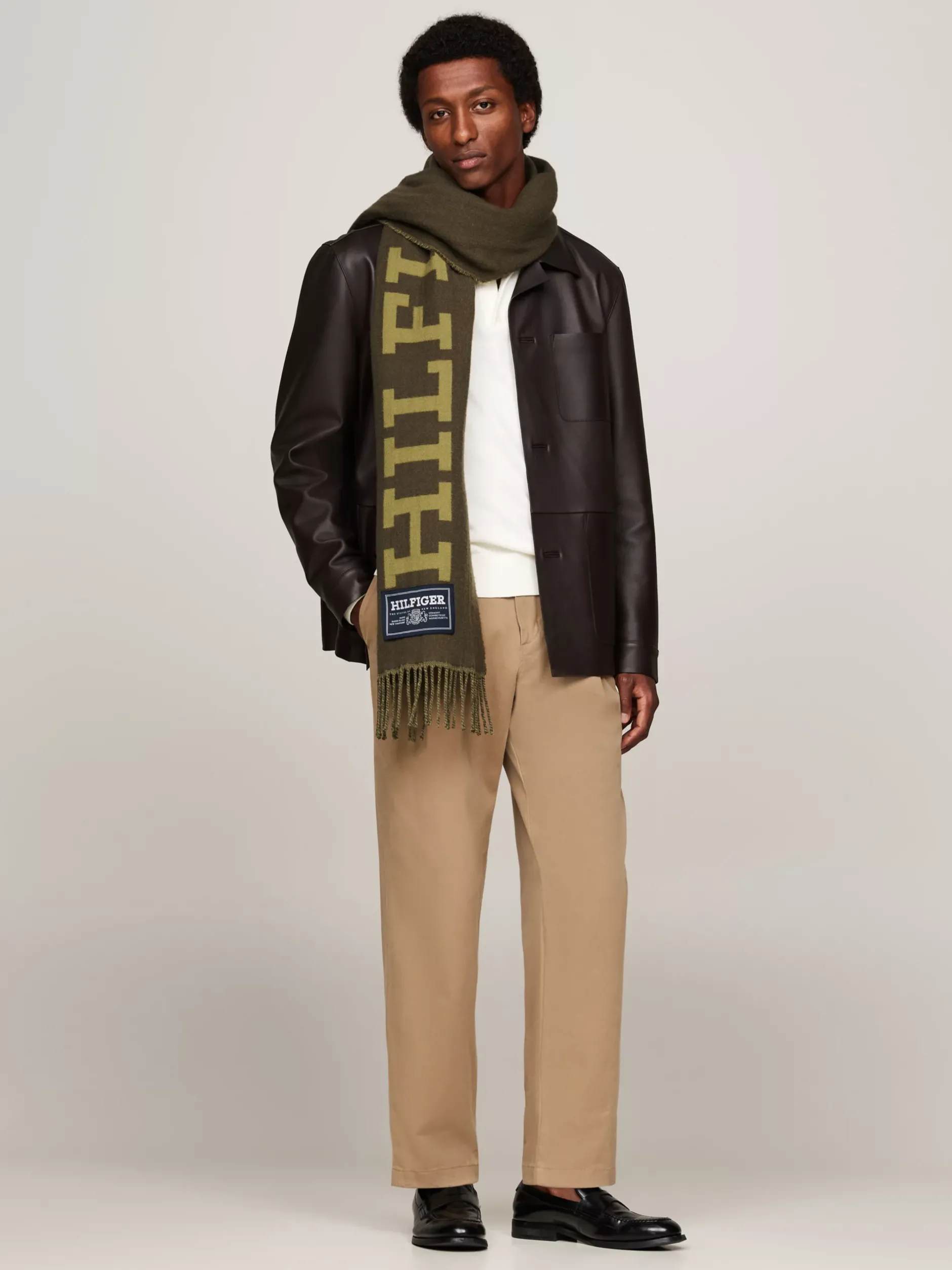 Czapki I Szaliki*Tommy Hilfiger Wełniany Szalik Z Logo Hilfiger Monotype ARMY GREEN