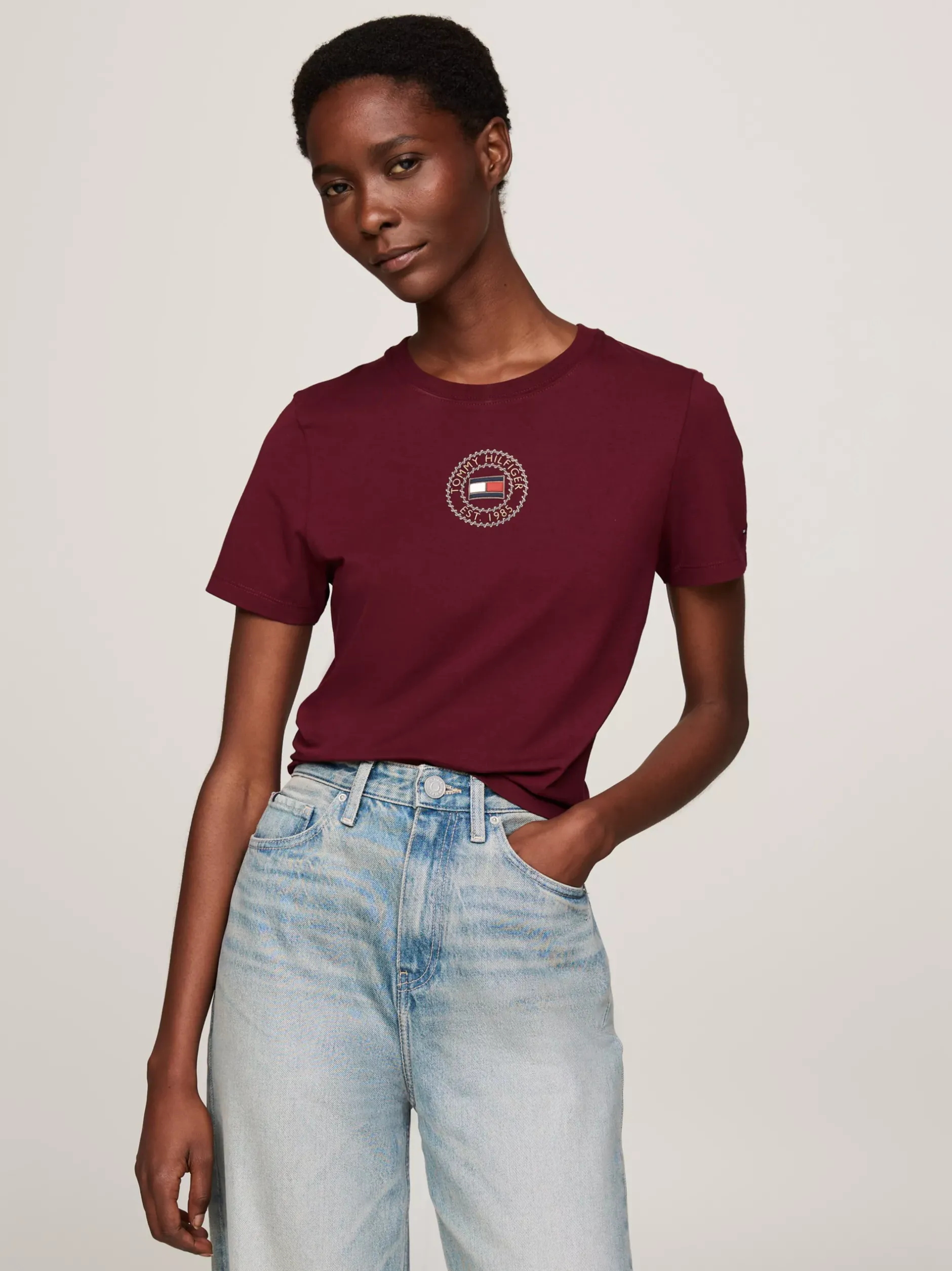 T-Shirty*Tommy Hilfiger Wąski T-shirt Z Logo W Formie Stempla DEEP ROUGE