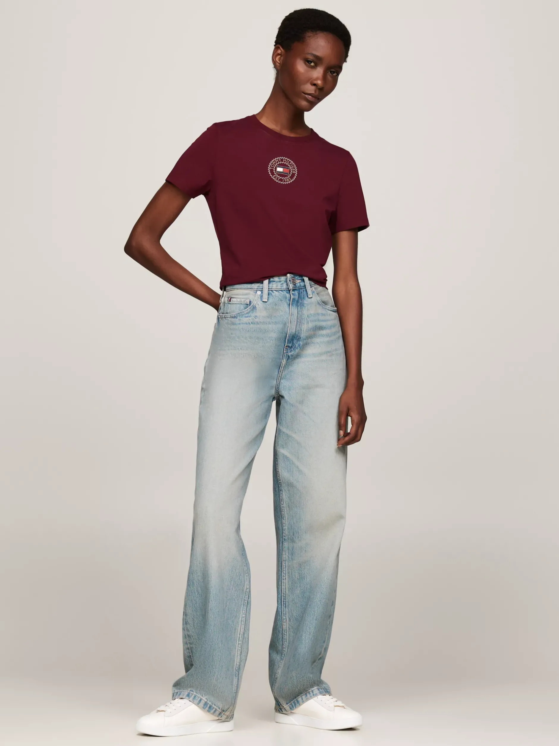 T-Shirty*Tommy Hilfiger Wąski T-shirt Z Logo W Formie Stempla DEEP ROUGE