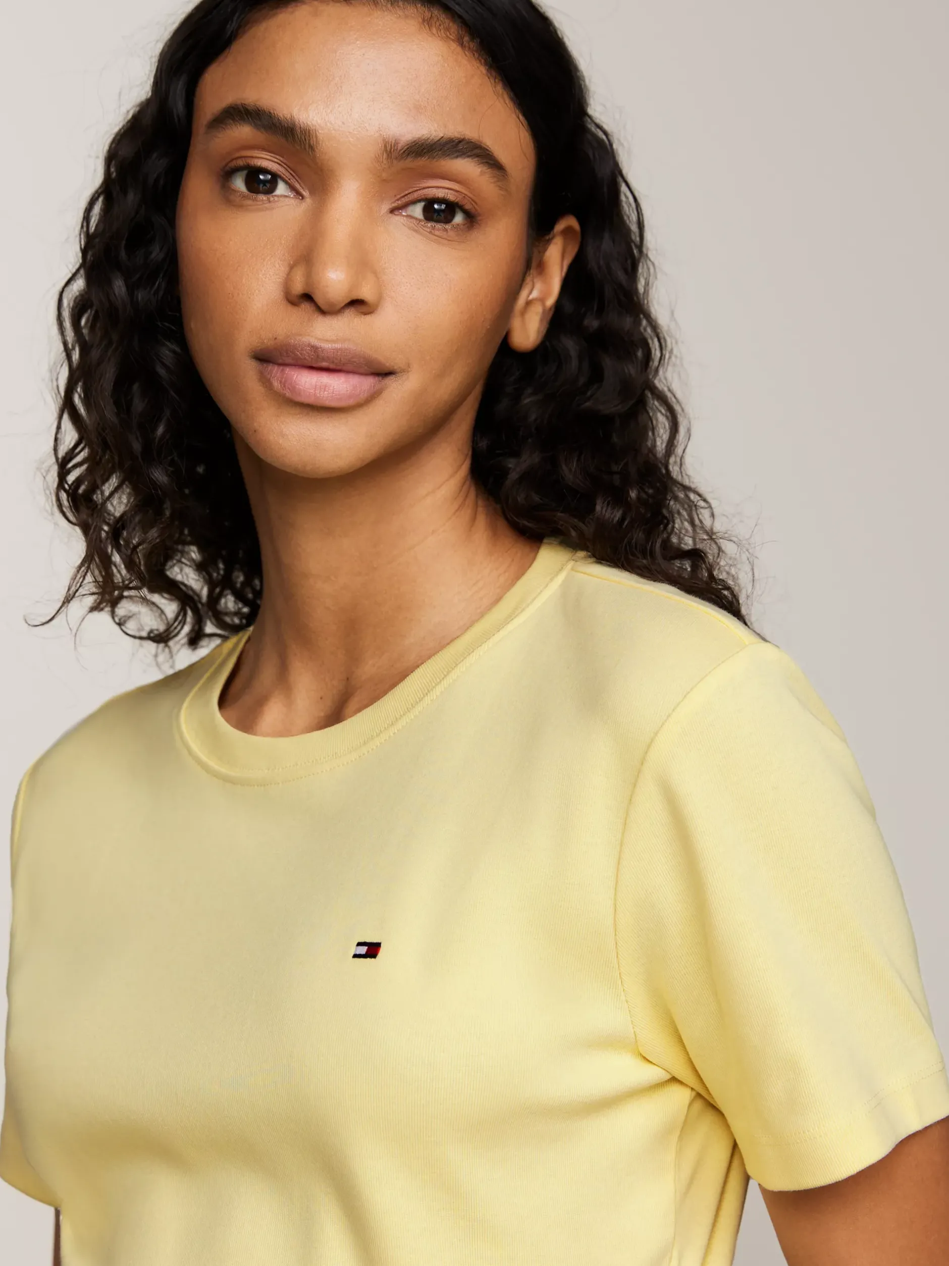 T-Shirty*Tommy Hilfiger Wąski T-shirt Z Okrągłym Dekoltem LEMON ZEST