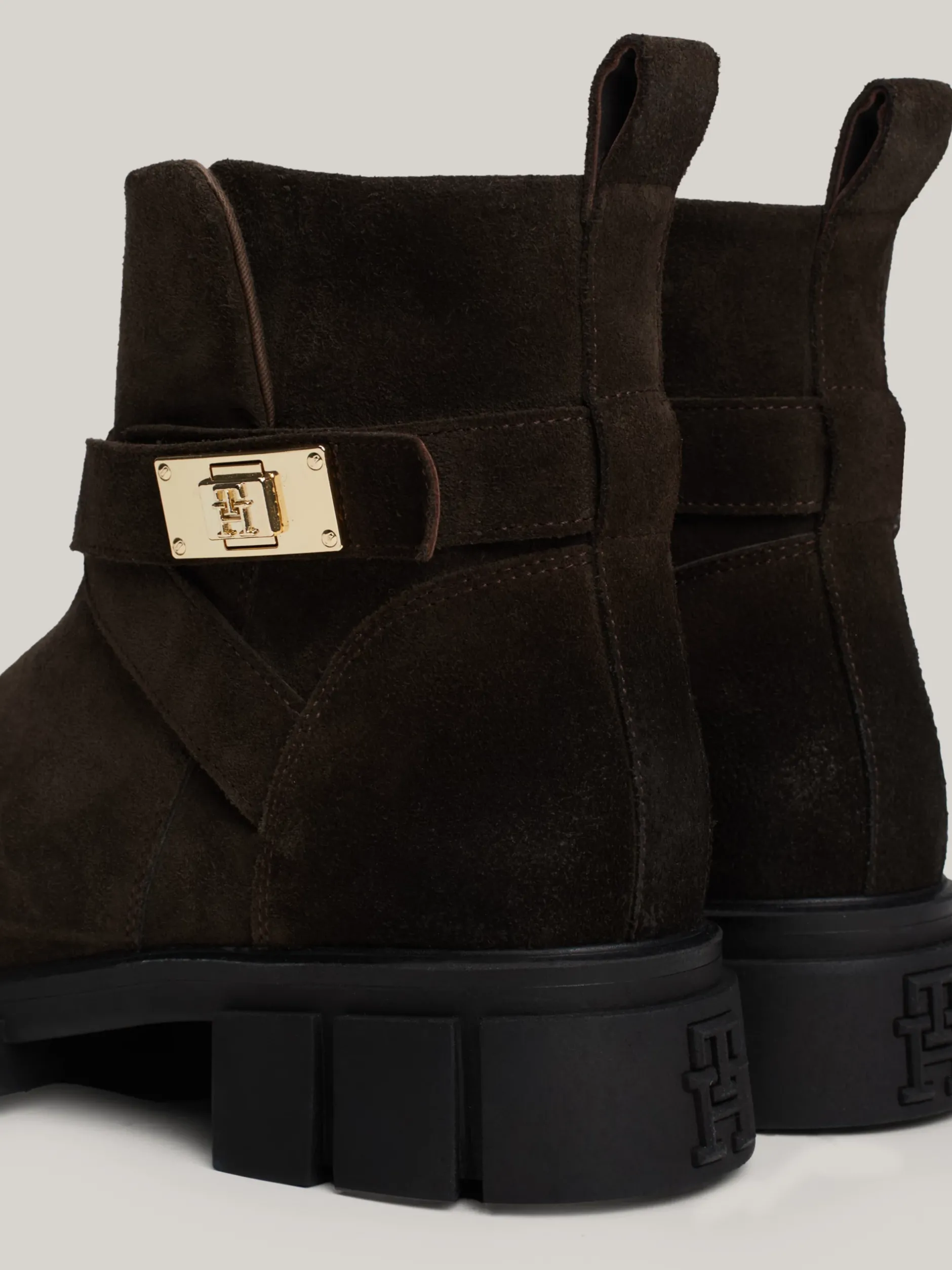 Botki*Tommy Hilfiger Zamszowe Botki TH Monogram DARK COFFEE