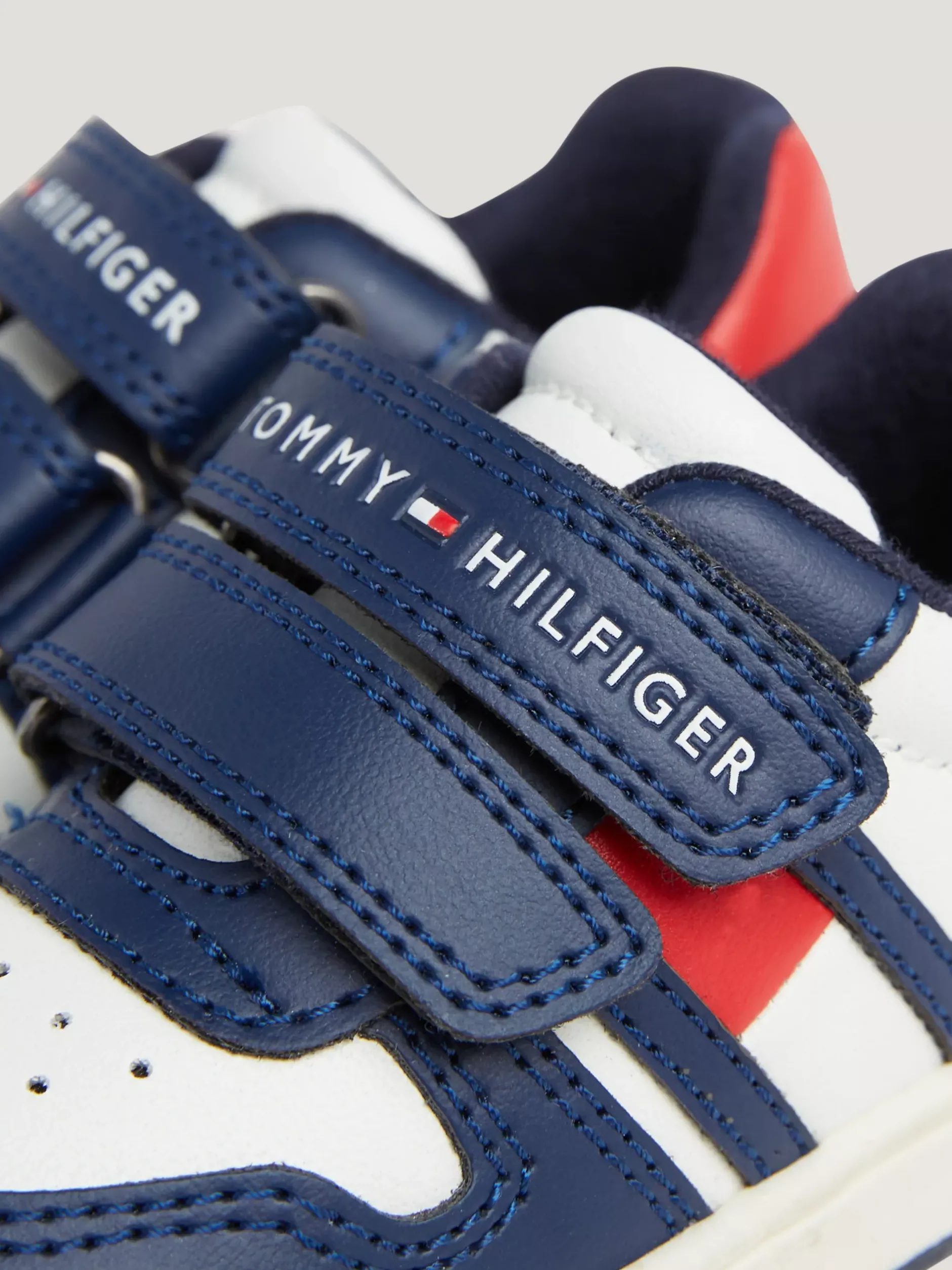 Obuwie I Akcesoria*Tommy Hilfiger Zapinane Na Rzep Buty Sportowe W Bloki Kolorów BLUE/OFF WHITE/RED