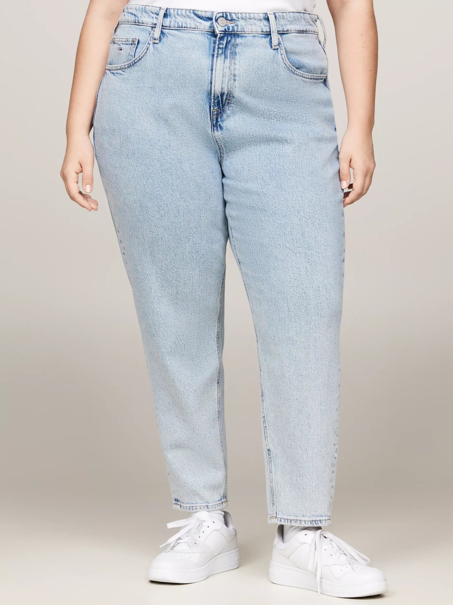 Jeansy*Tommy Hilfiger Zwężane Jeansy Mom Fit Z Kolekcji Curve DENIM LIGHT